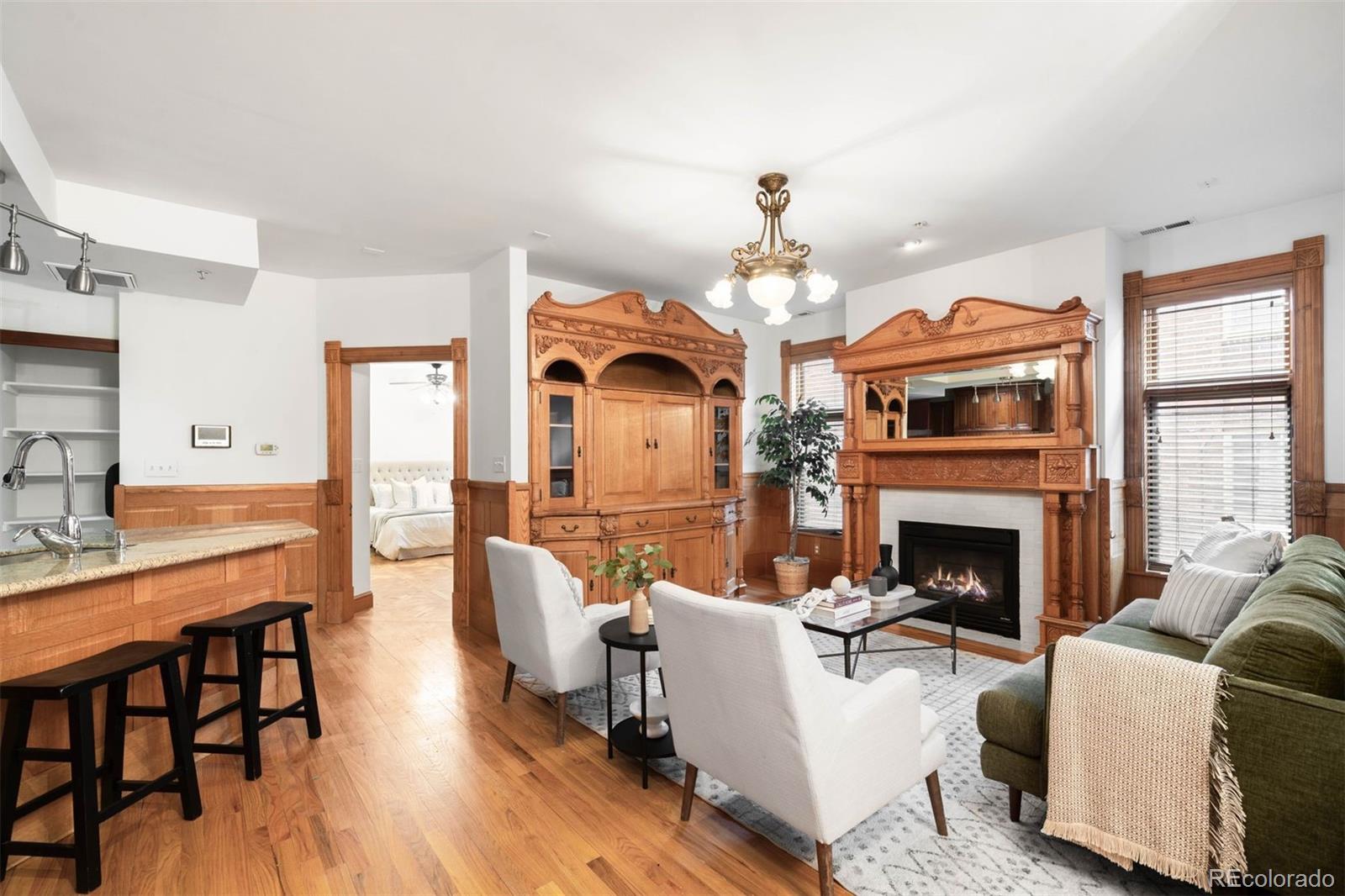MLS Image #5 for 1022 n pearl street,denver, Colorado