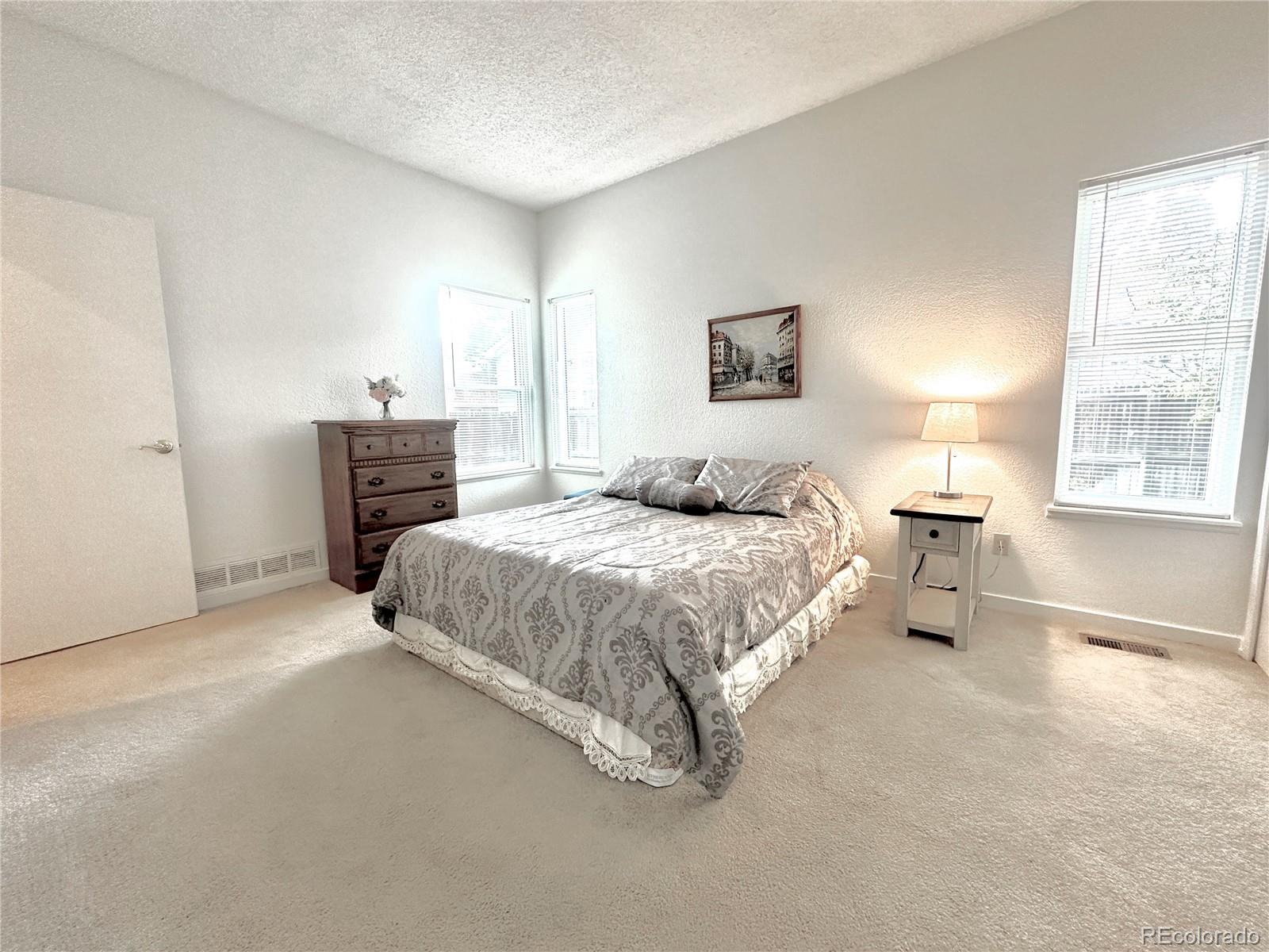 MLS Image #6 for 4493  dunkirk way,denver, Colorado