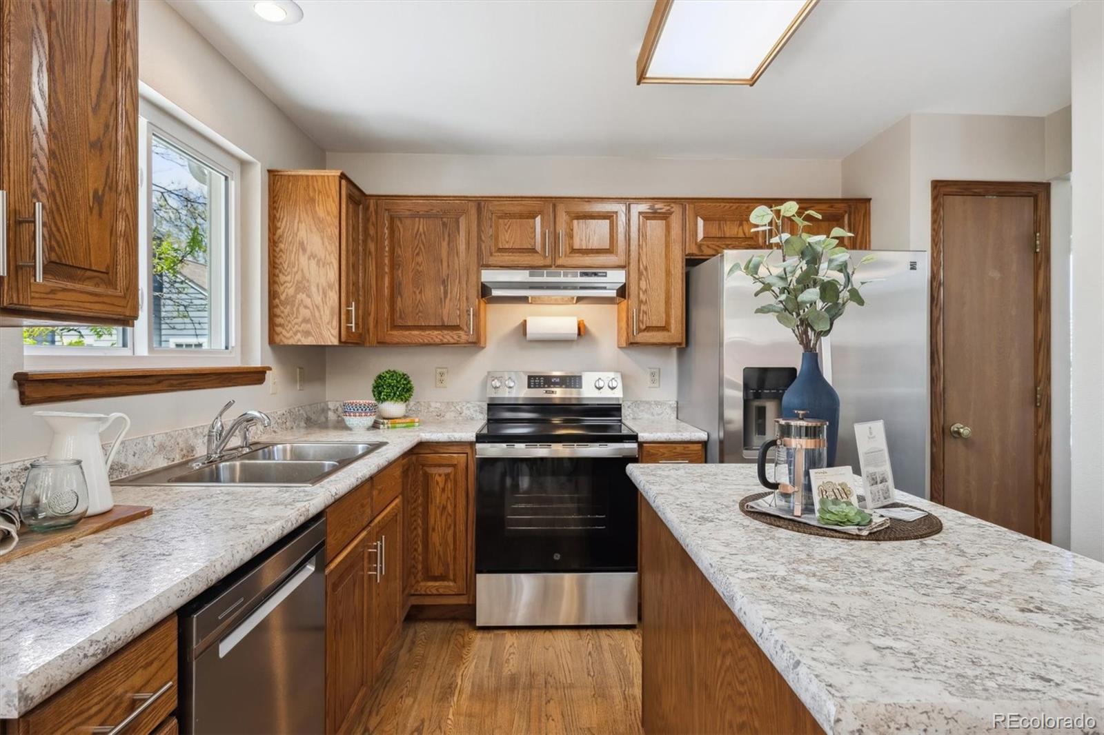 MLS Image #8 for 8229 s ogden circle,littleton, Colorado