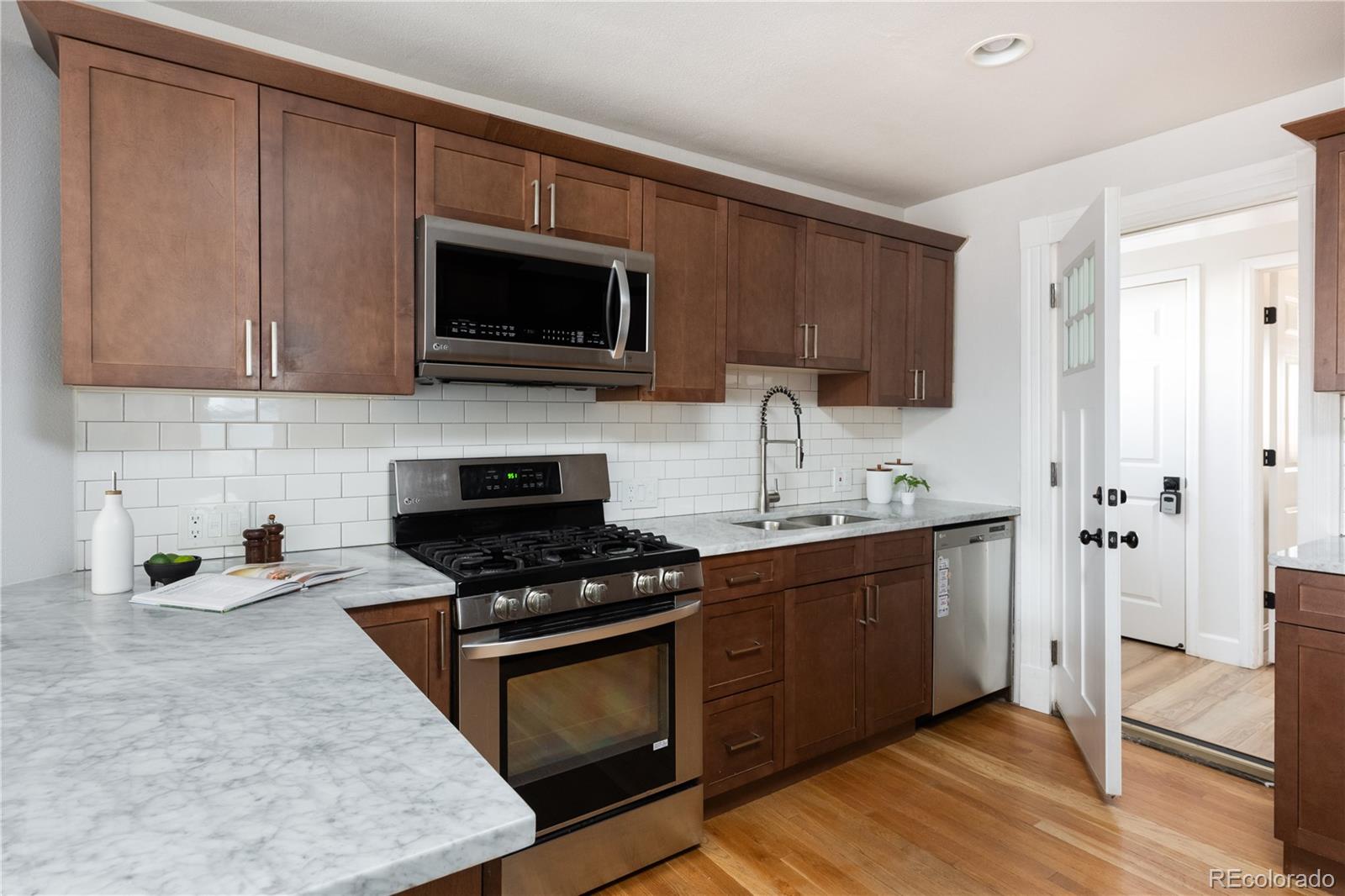 MLS Image #2 for 809 w 9th avenue,denver, Colorado