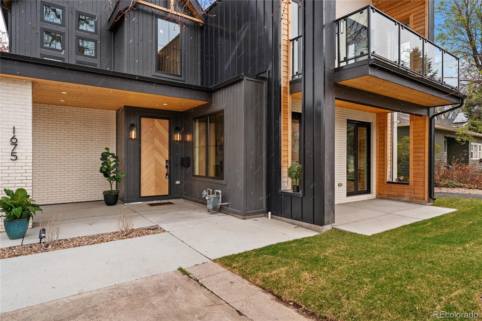 MLS Image #4 for 1675 s steele street,denver, Colorado
