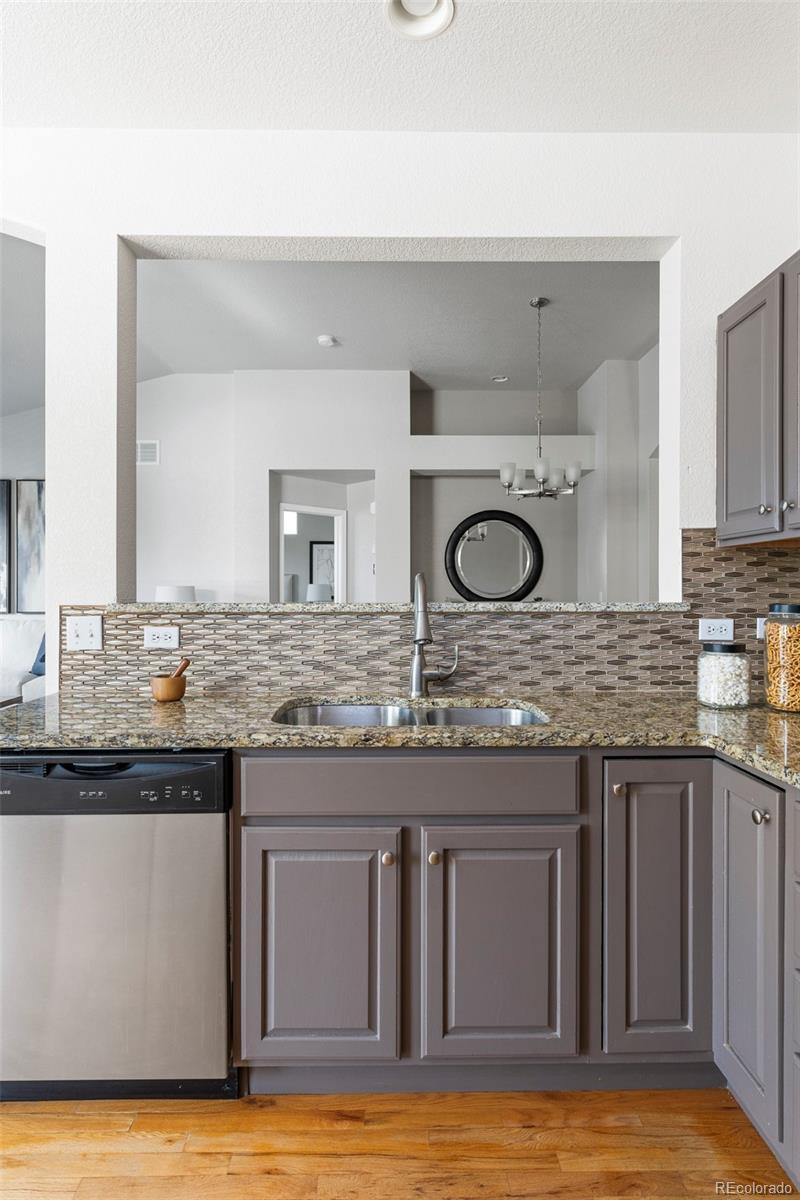 MLS Image #10 for 20550 e lake circle,centennial, Colorado