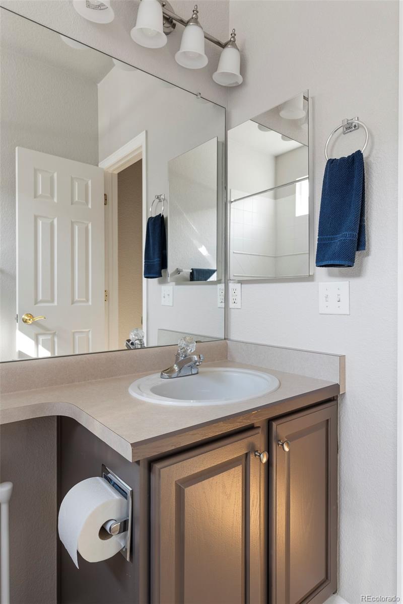 MLS Image #23 for 20550 e lake circle,centennial, Colorado