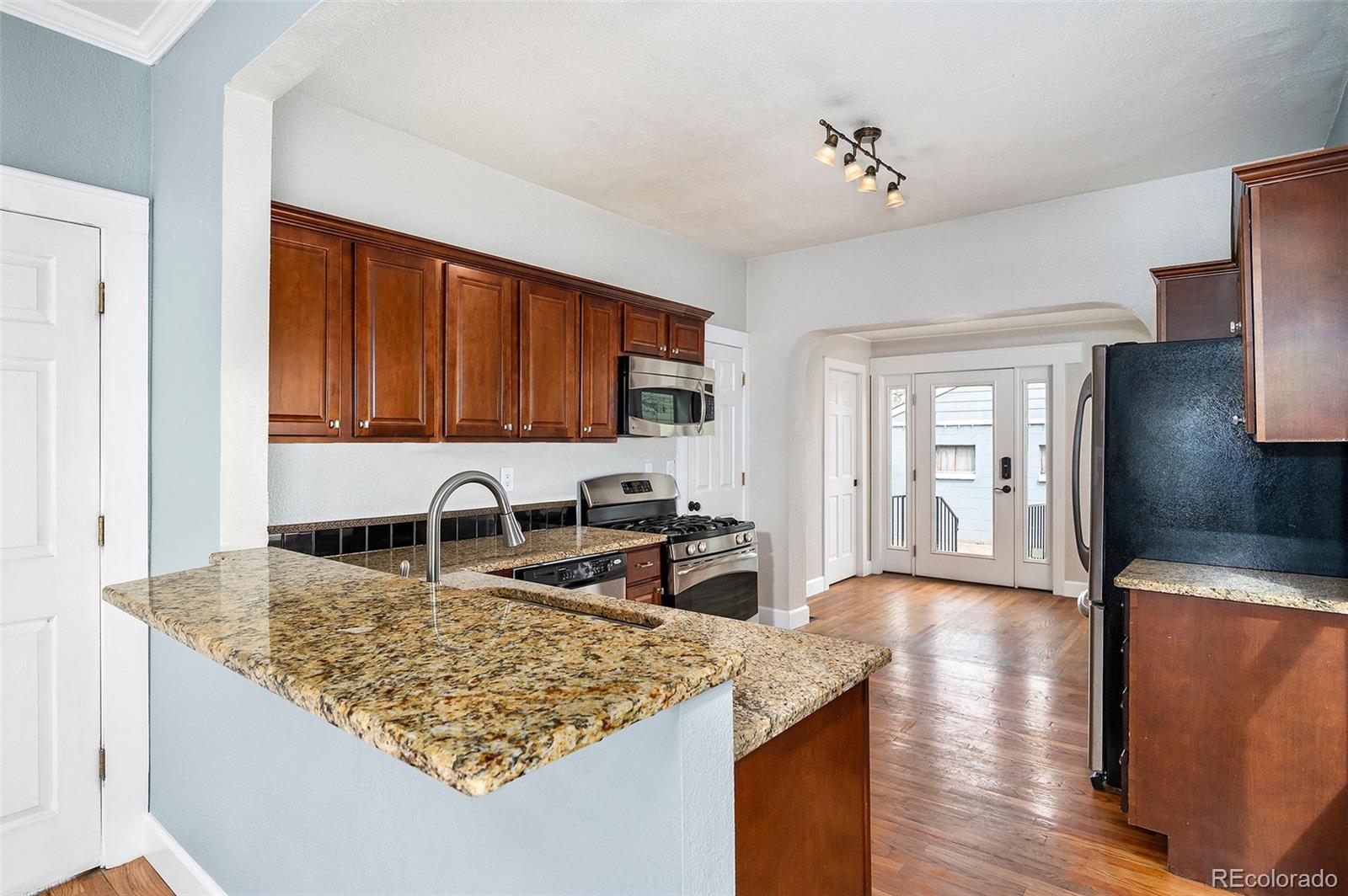 MLS Image #11 for 161 w maple avenue,denver, Colorado