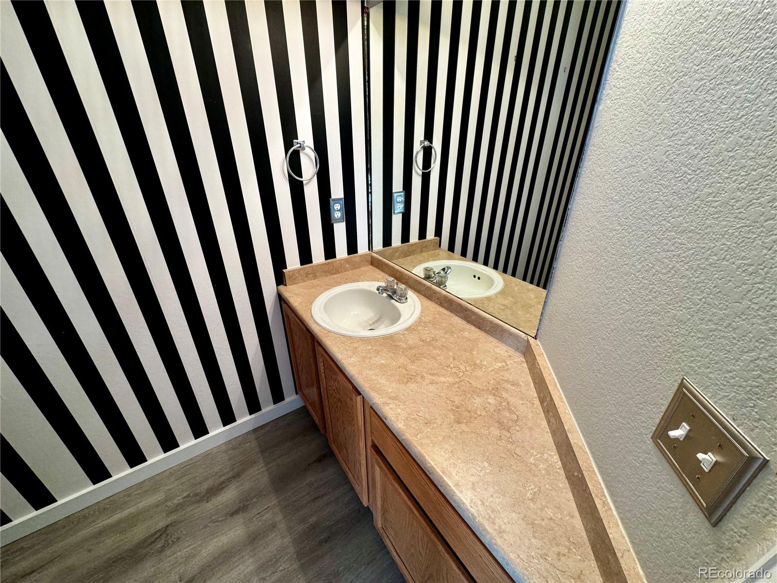 MLS Image #7 for 1160 s fultondale court,aurora, Colorado
