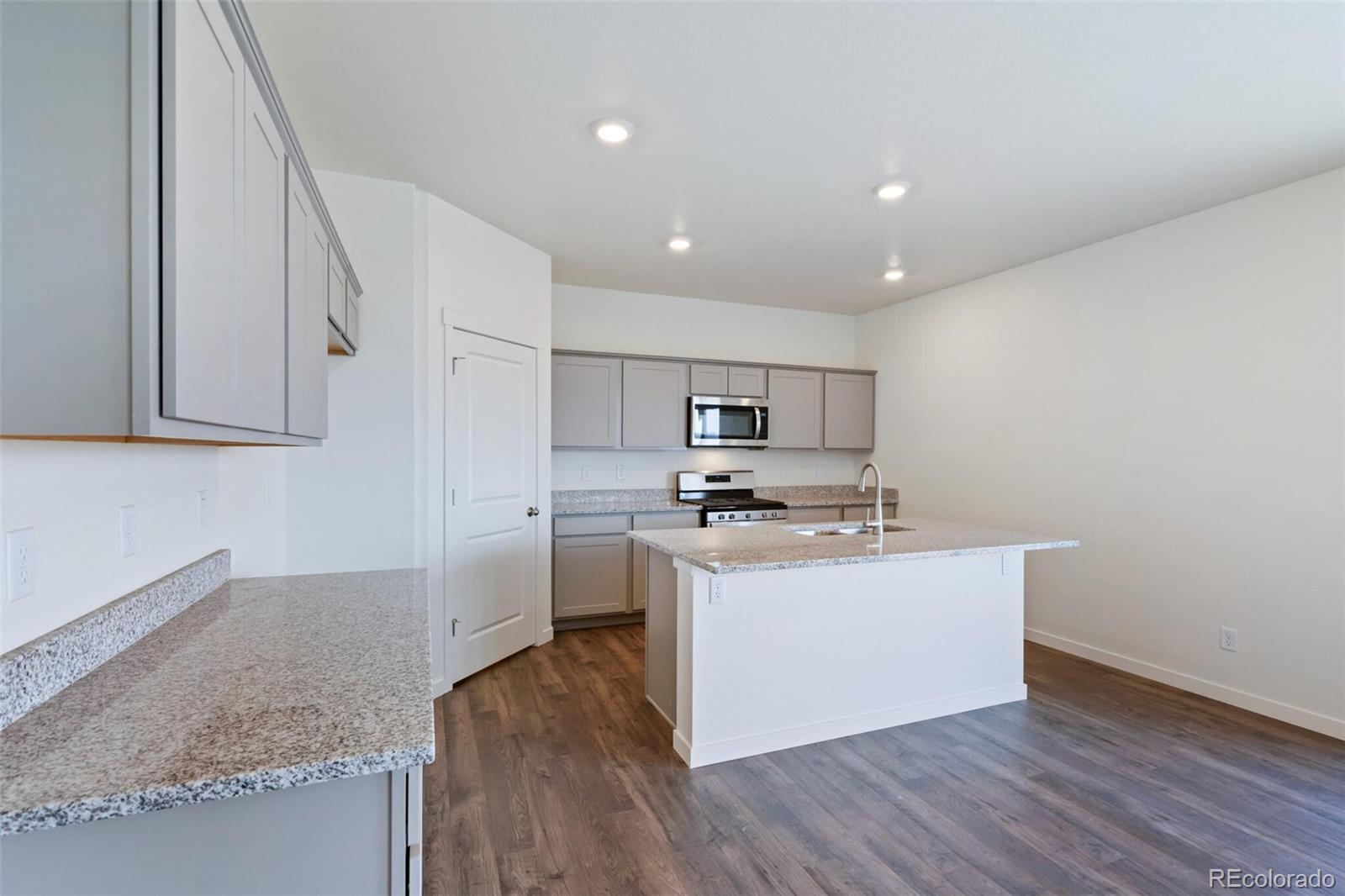 MLS Image #12 for 9882  cathay street,commerce city, Colorado