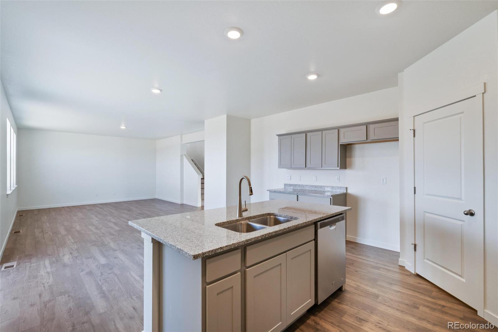 MLS Image #13 for 9882  cathay street,commerce city, Colorado