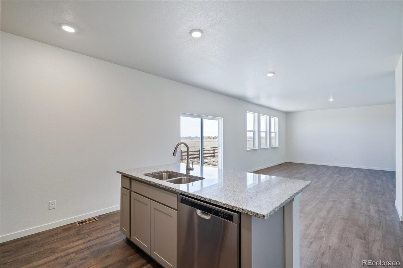 MLS Image #14 for 9882  cathay street,commerce city, Colorado