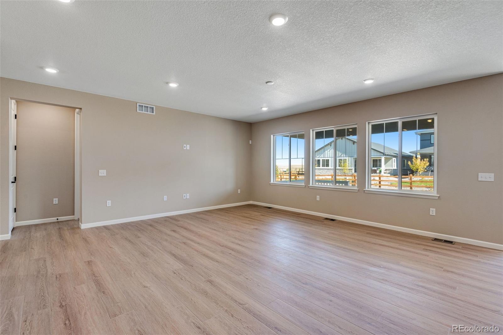 MLS Image #14 for 3422 n gold bug court,aurora, Colorado