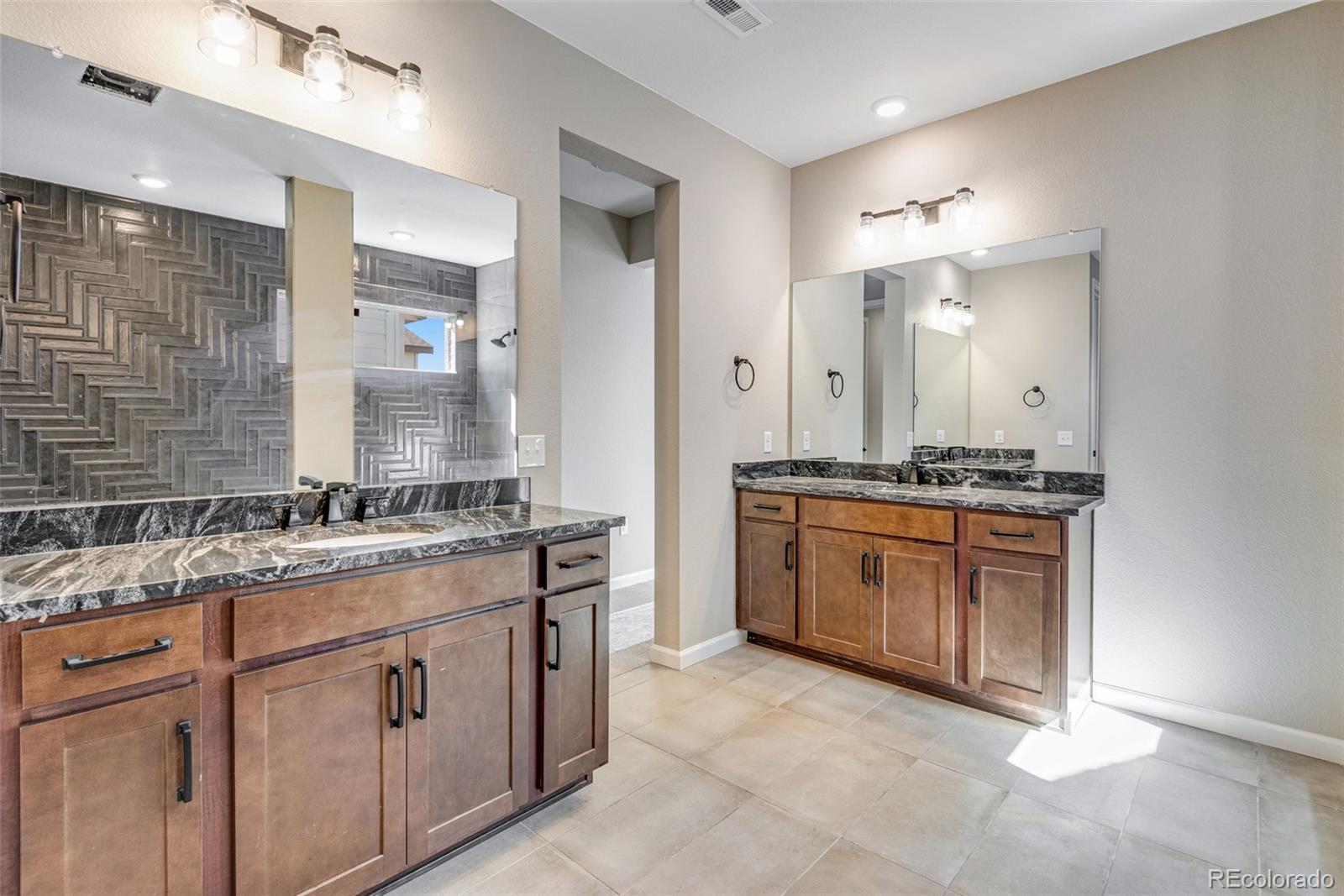 MLS Image #32 for 3422 n gold bug court,aurora, Colorado