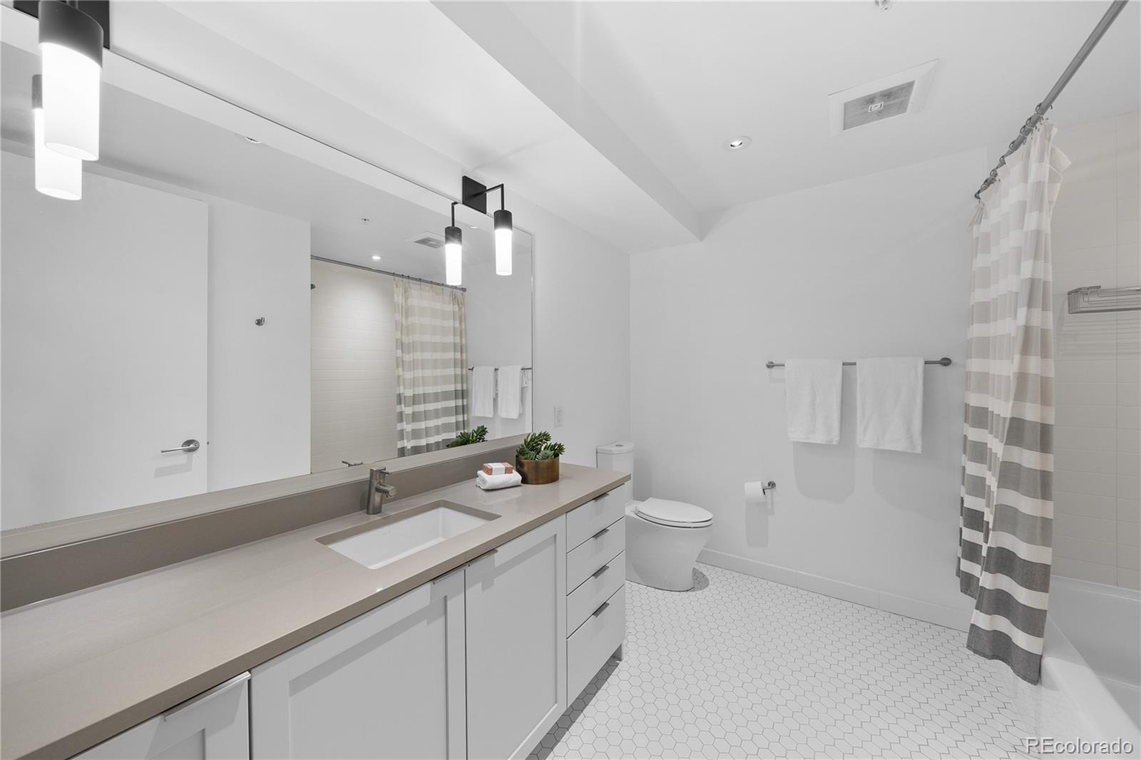 MLS Image #14 for 1750  wewatta street,denver, Colorado