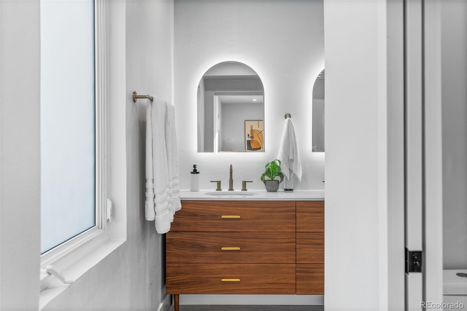MLS Image #12 for 1220  ash street,denver, Colorado