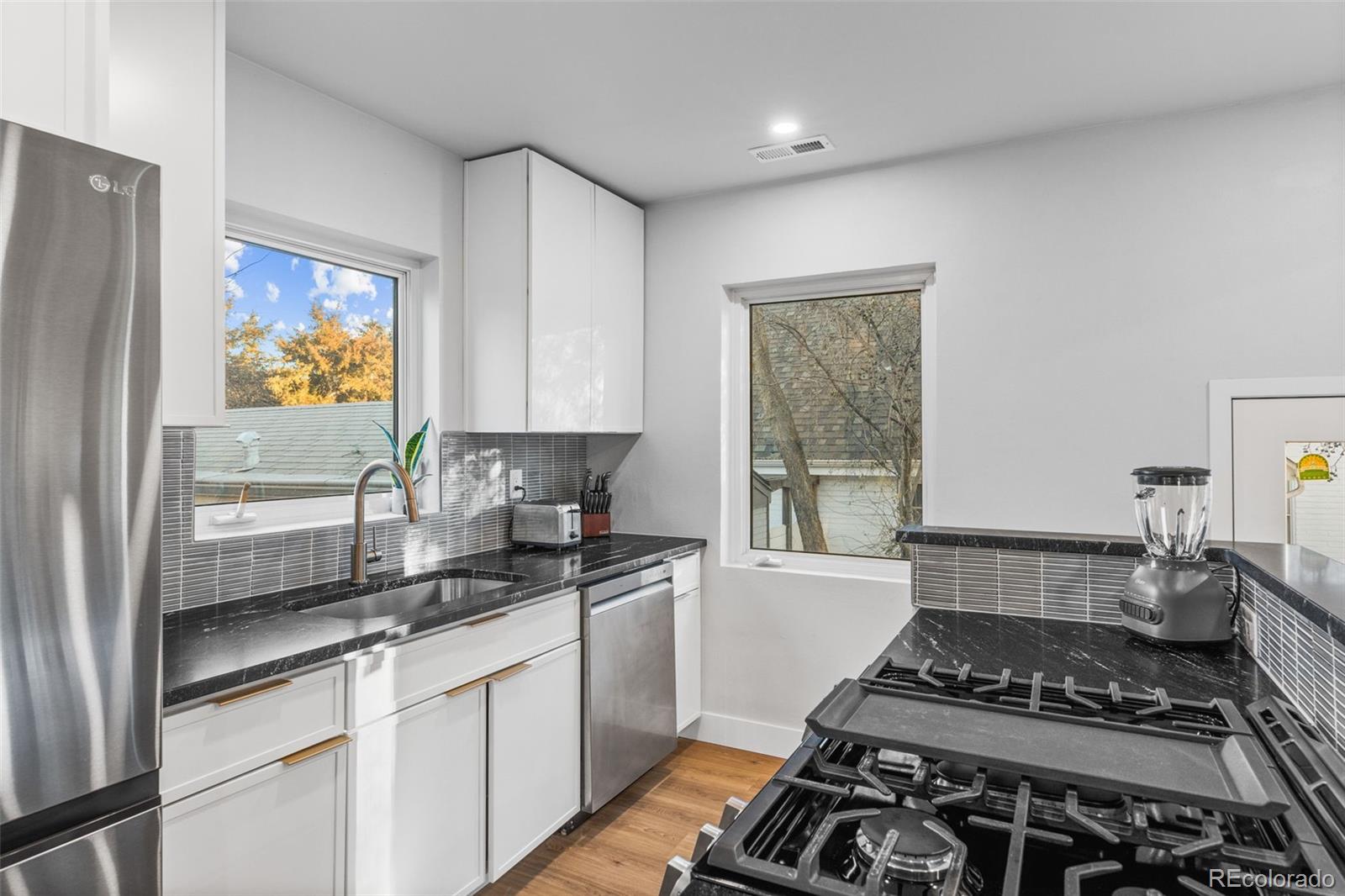 MLS Image #21 for 1220  ash street,denver, Colorado