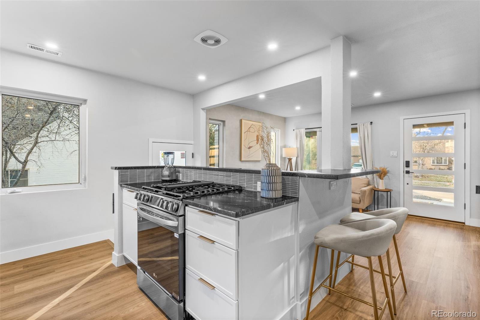 MLS Image #22 for 1220  ash street,denver, Colorado