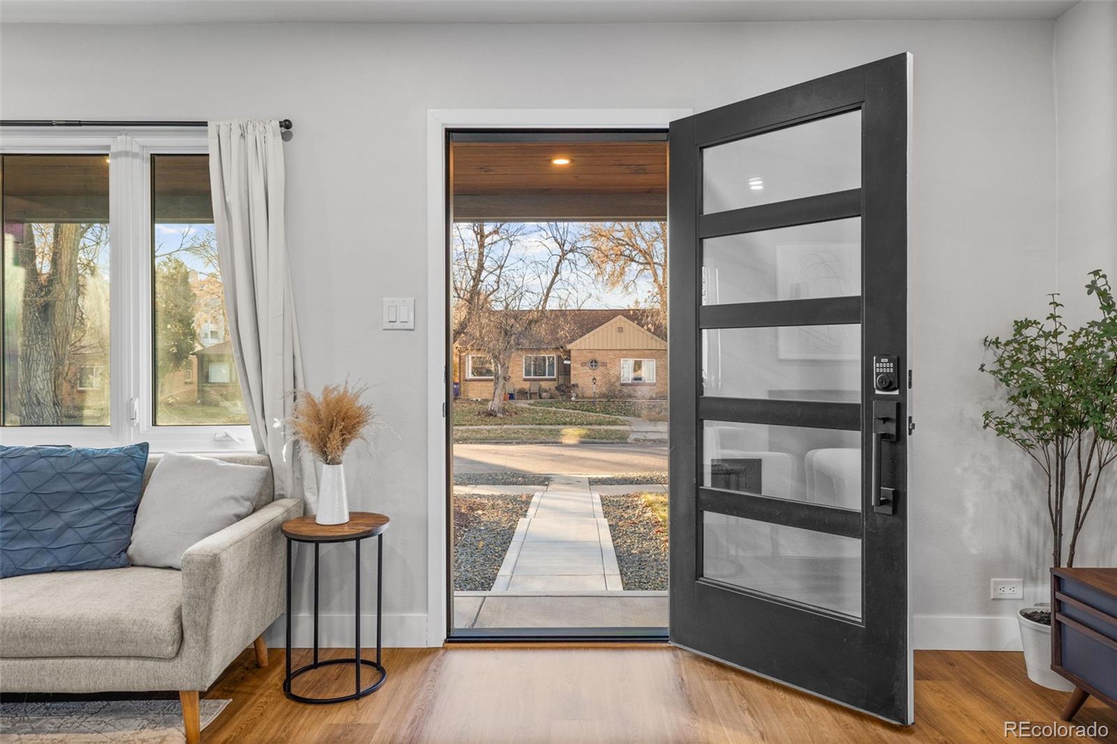 MLS Image #4 for 1220  ash street,denver, Colorado