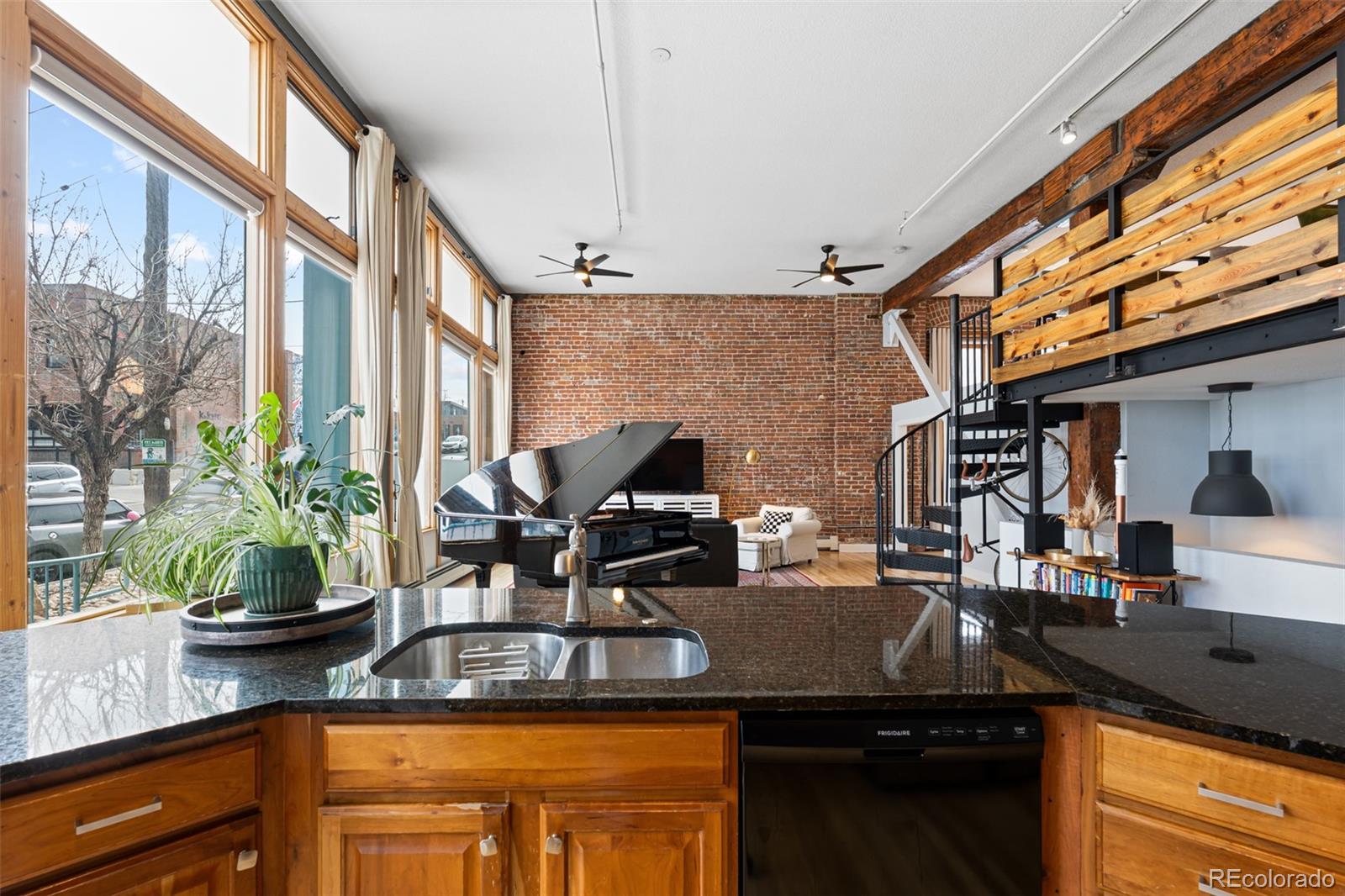 MLS Image #10 for 2560  blake ,denver, Colorado