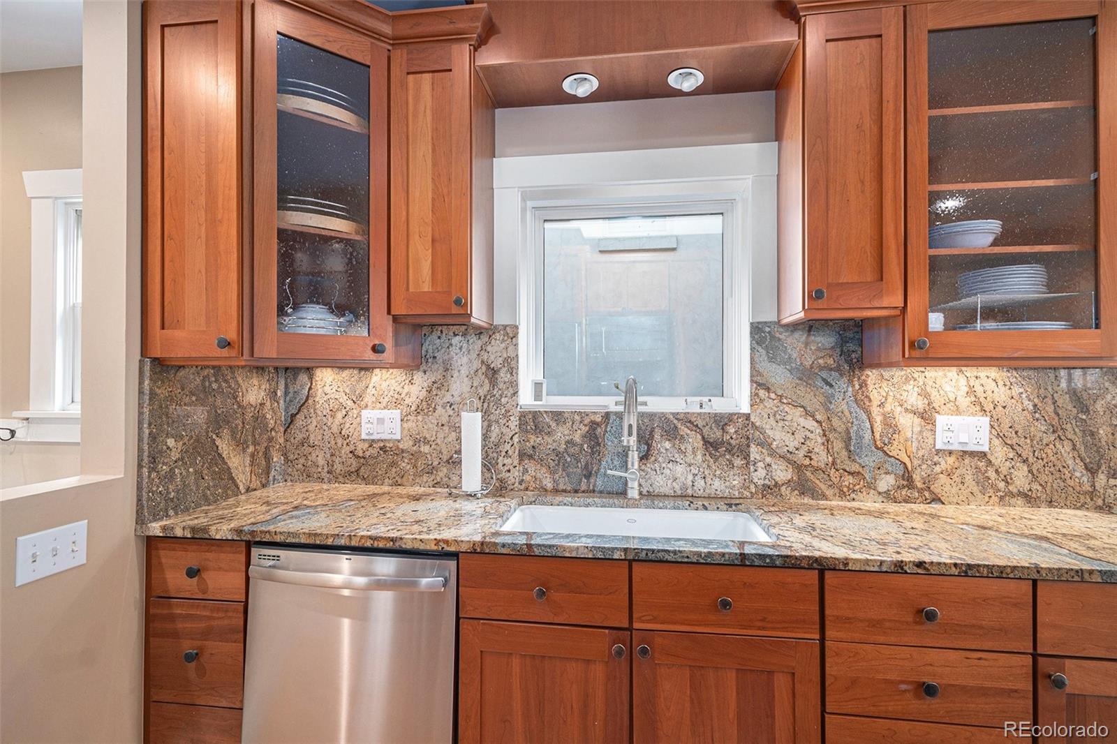 MLS Image #9 for 726 s corona street,denver, Colorado