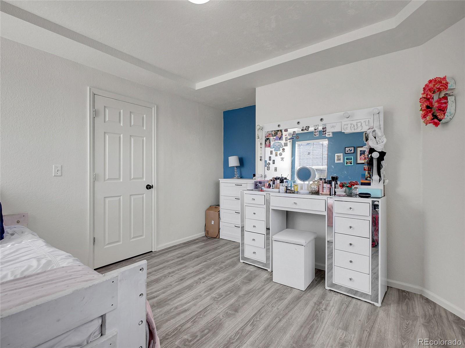 MLS Image #16 for 19155  robins drive,denver, Colorado