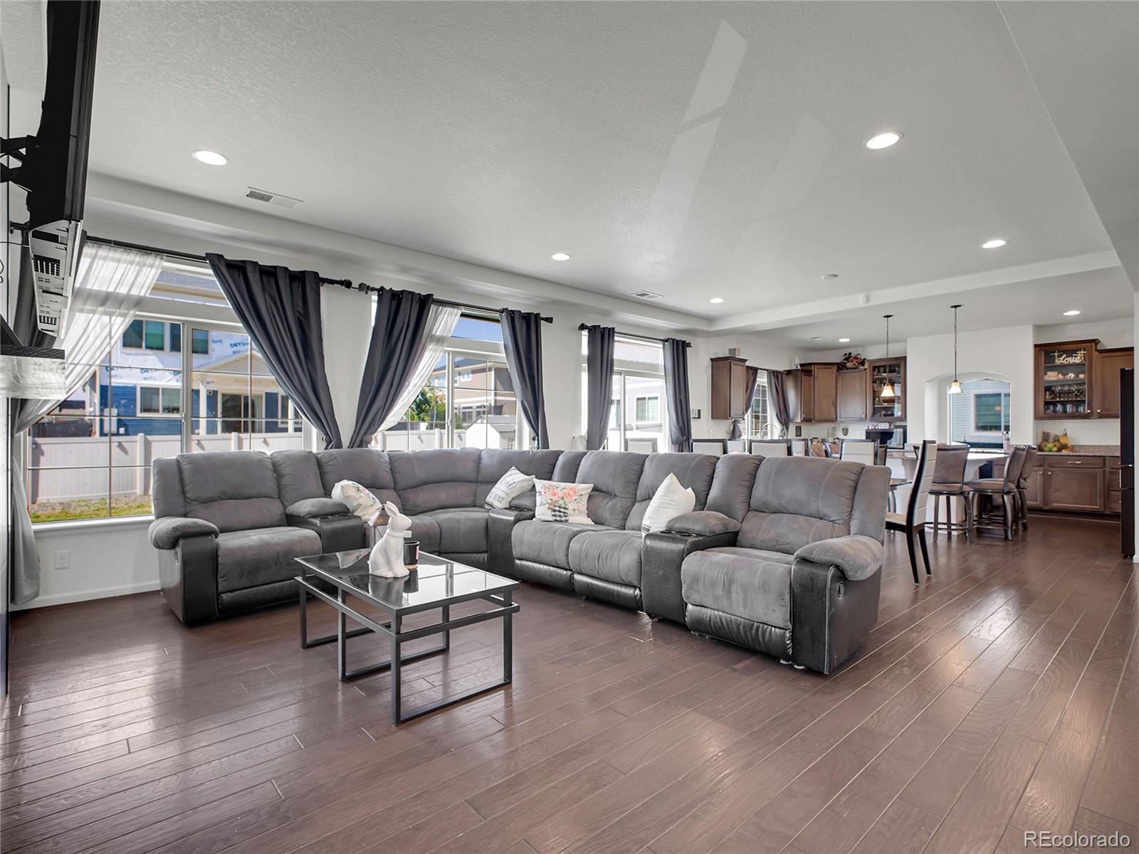 MLS Image #5 for 19155  robins drive,denver, Colorado