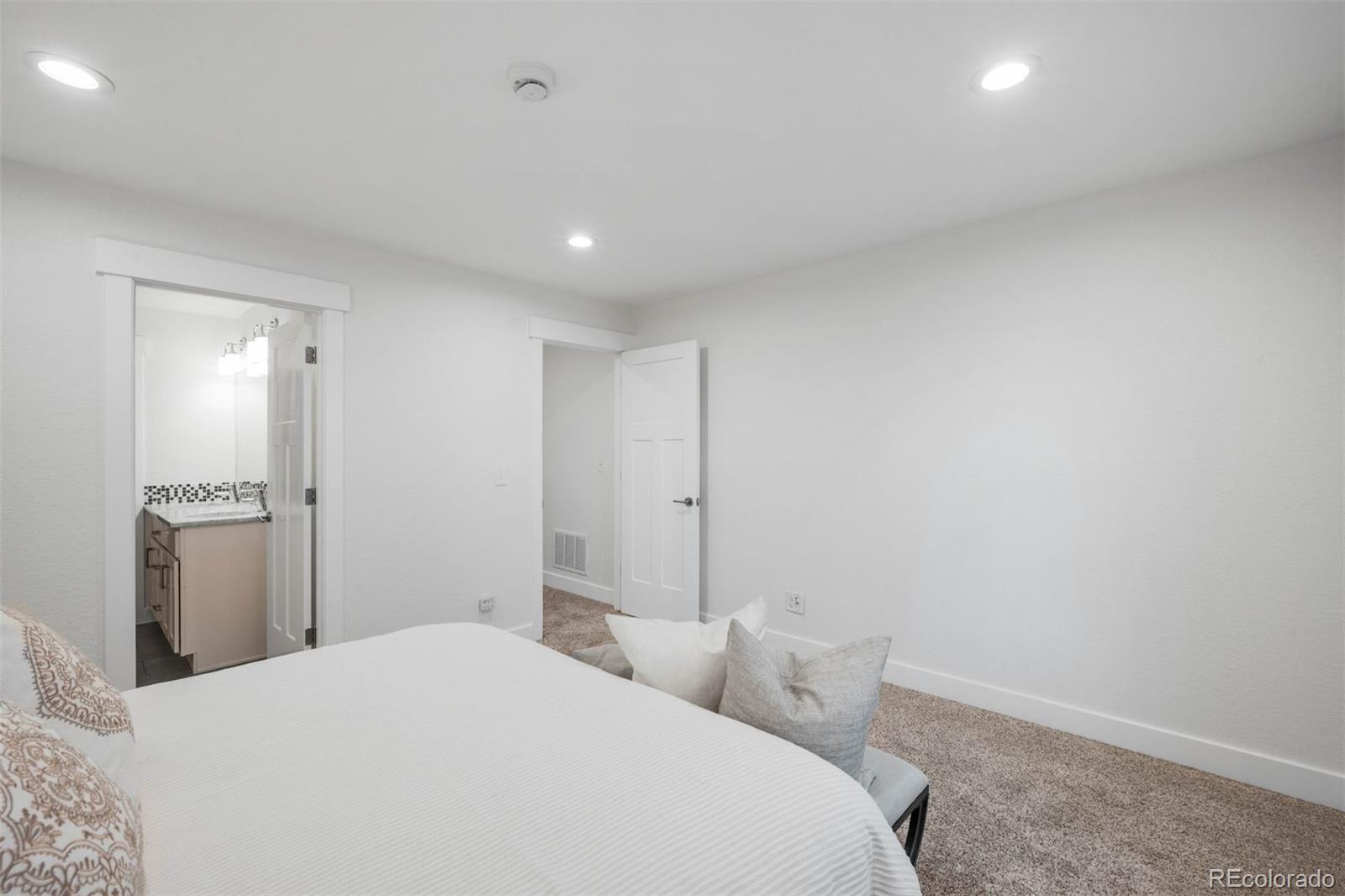 MLS Image #11 for 3028 n gilpin street,denver, Colorado