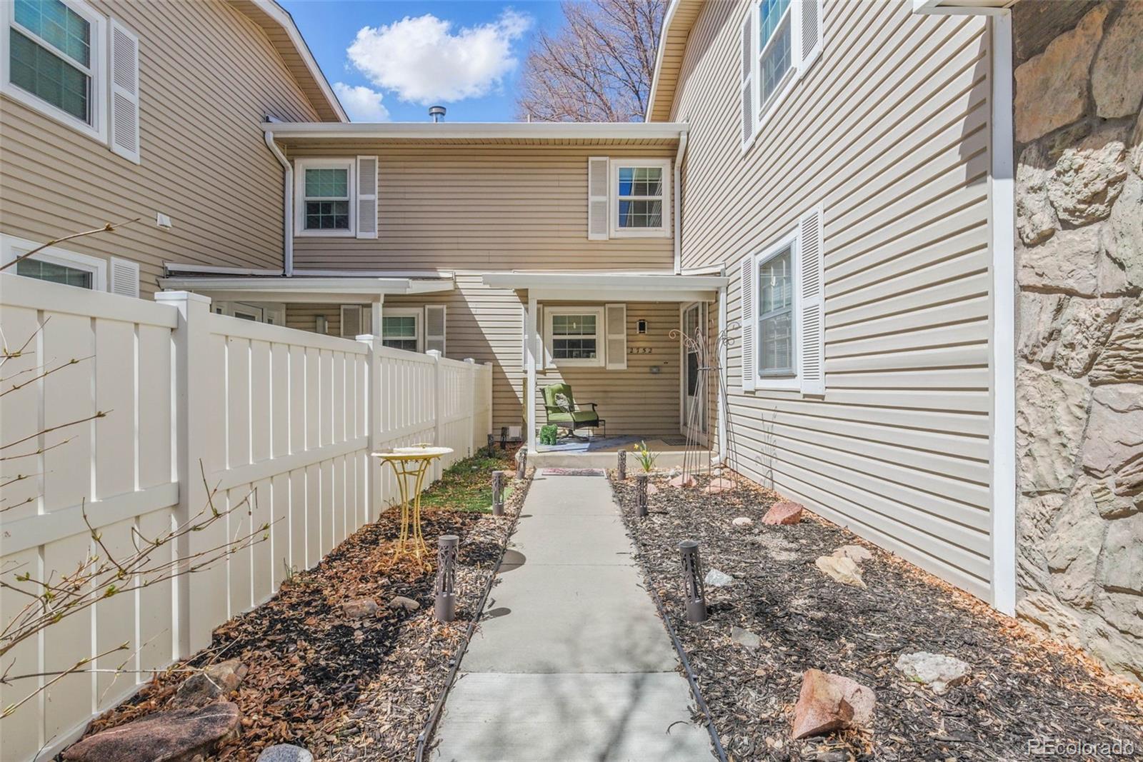 MLS Image #2 for 2752 s heather gardens way,aurora, Colorado