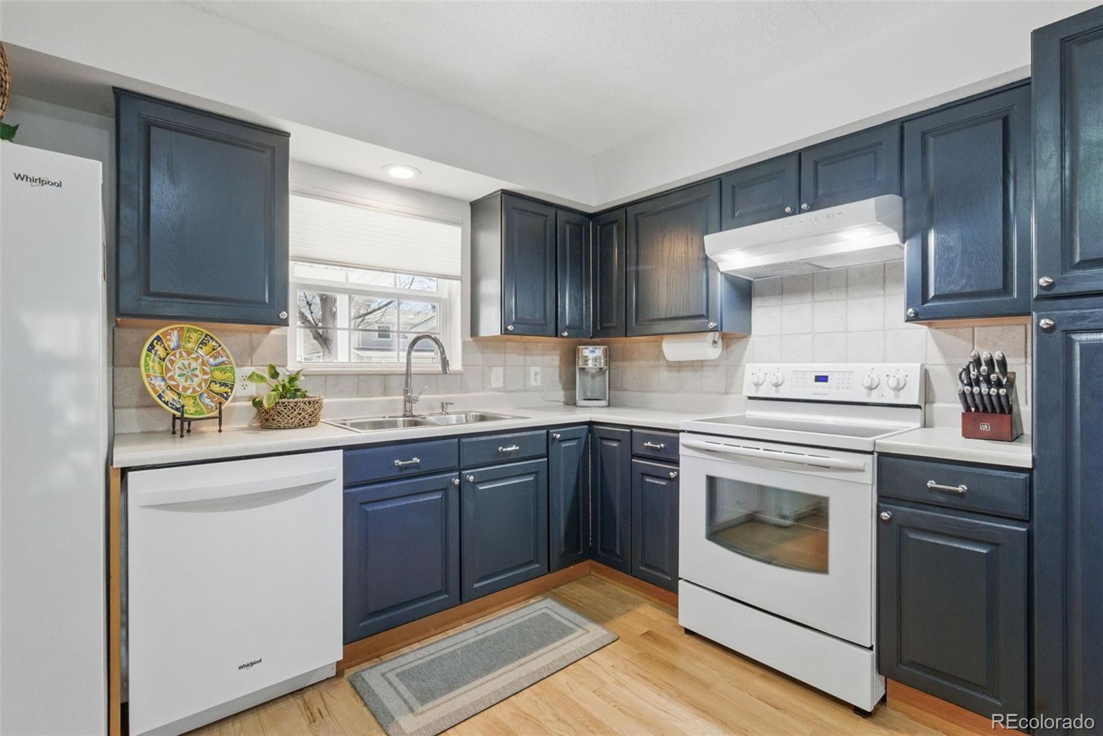 MLS Image #9 for 2752 s heather gardens way,aurora, Colorado