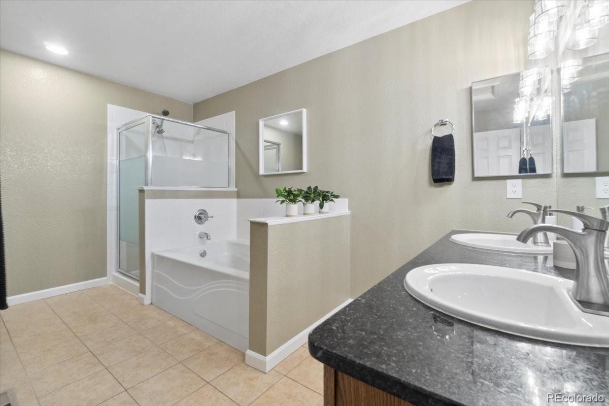 MLS Image #11 for 1761 s buchanan circle,aurora, Colorado
