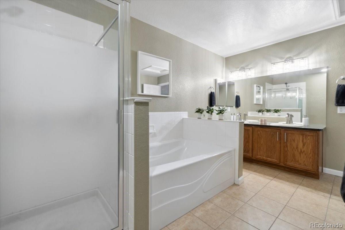MLS Image #12 for 1761 s buchanan circle,aurora, Colorado
