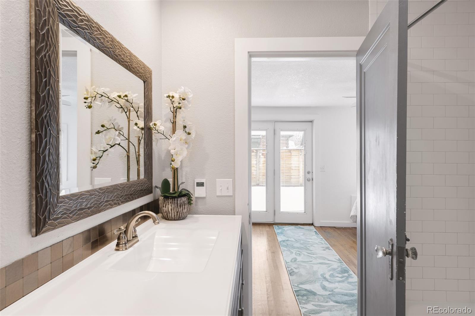 MLS Image #17 for 945  jackson street,denver, Colorado