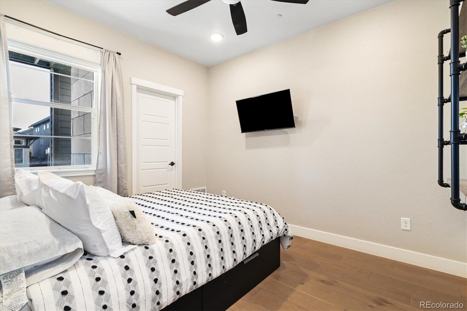 MLS Image #3 for 1565 w 67th avenue,denver, Colorado