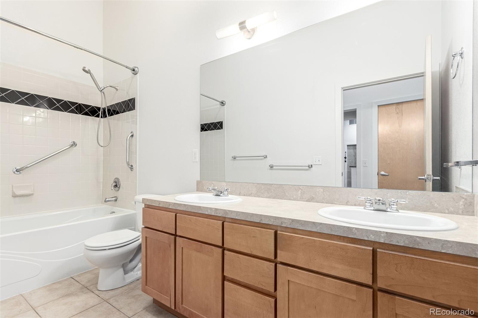 MLS Image #14 for 7700 e 29th avenue,denver, Colorado