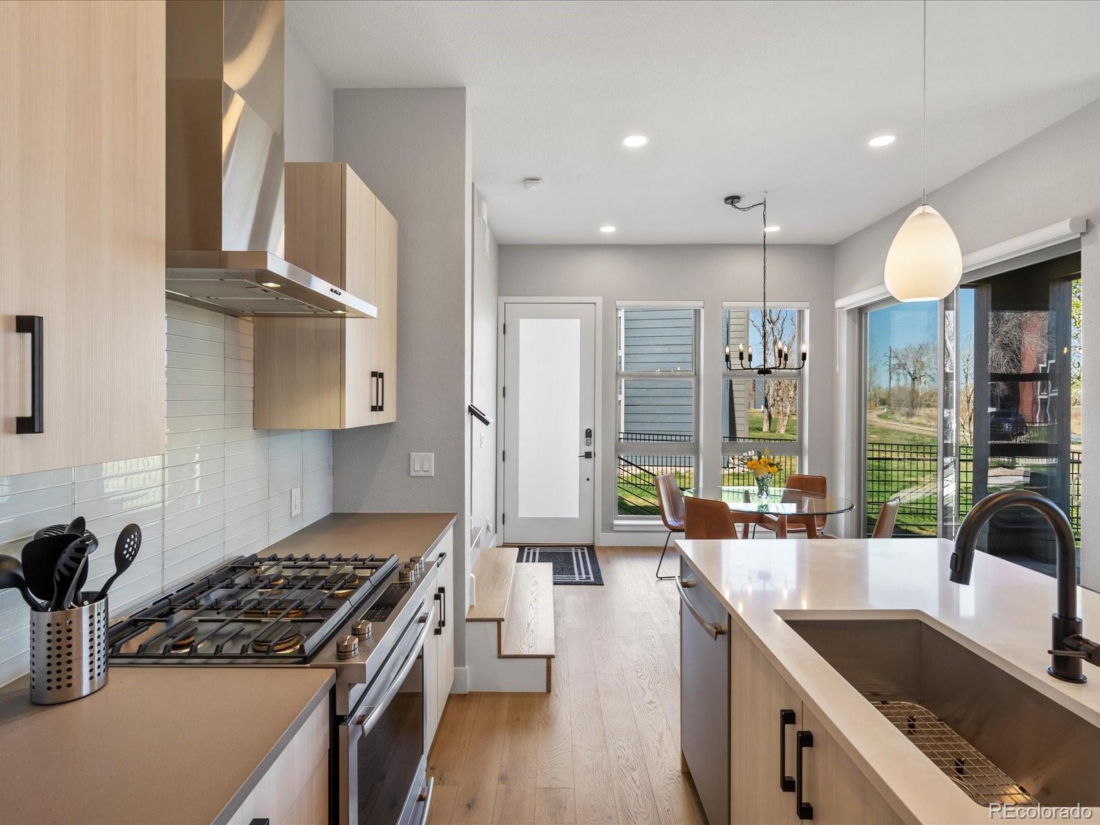 MLS Image #11 for 5004 s platte river parkway,littleton, Colorado