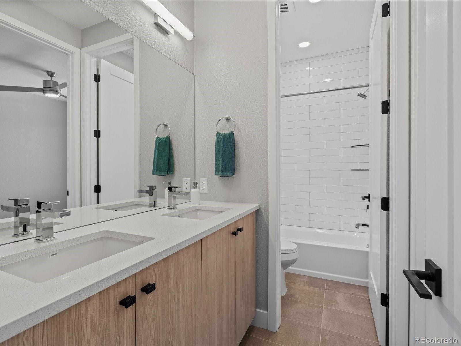 MLS Image #22 for 5004 s platte river parkway,littleton, Colorado