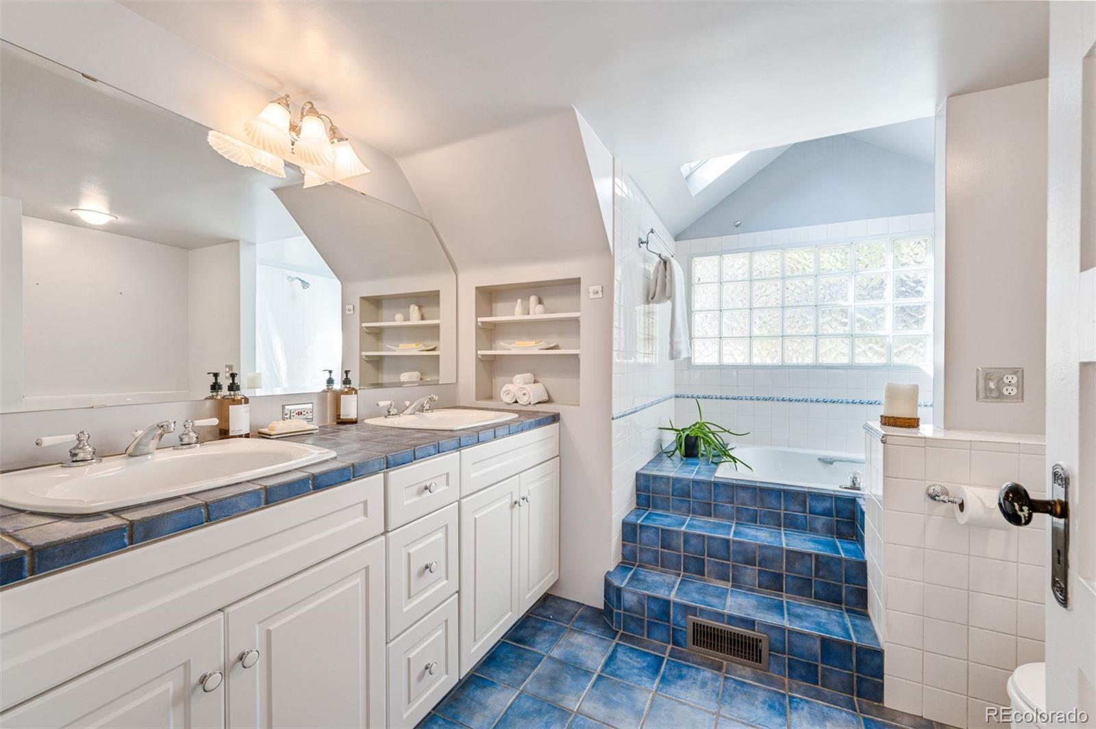 MLS Image #16 for 461 n marion street,denver, Colorado