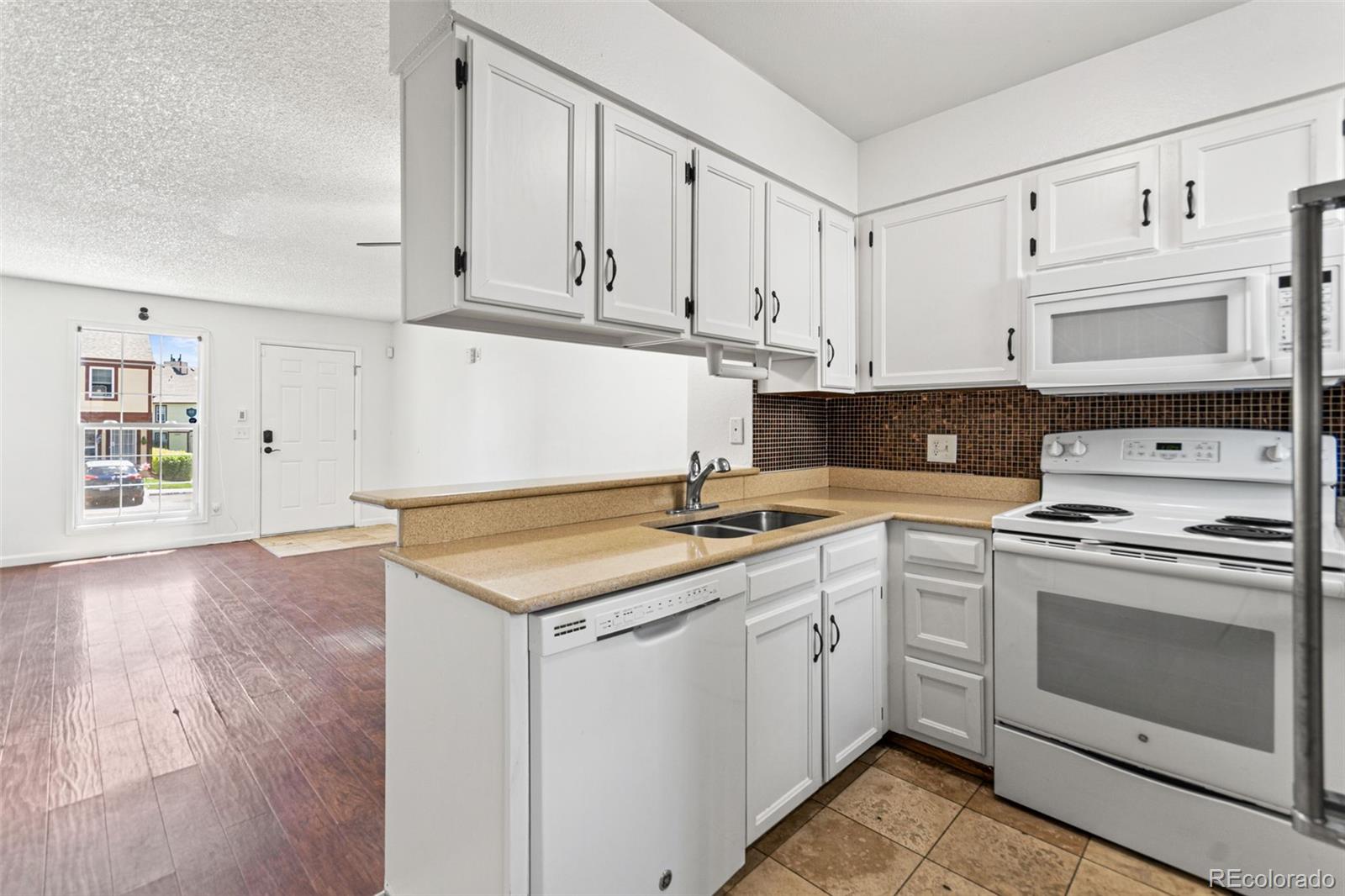MLS Image #5 for 14465 e hawaii circle,aurora, Colorado