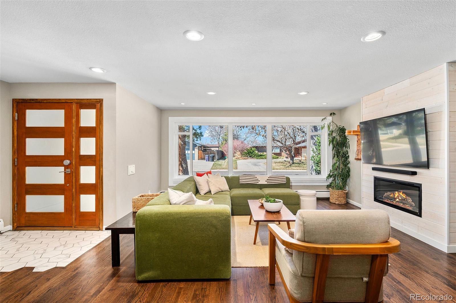 MLS Image #4 for 354 s niagara street,denver, Colorado