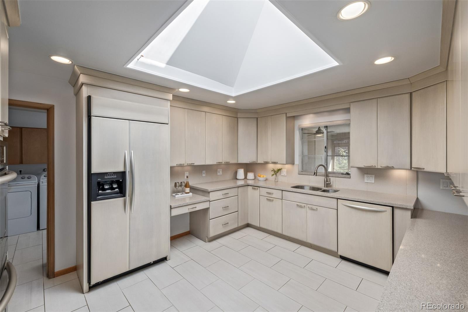 MLS Image #14 for 55  dexter street,denver, Colorado