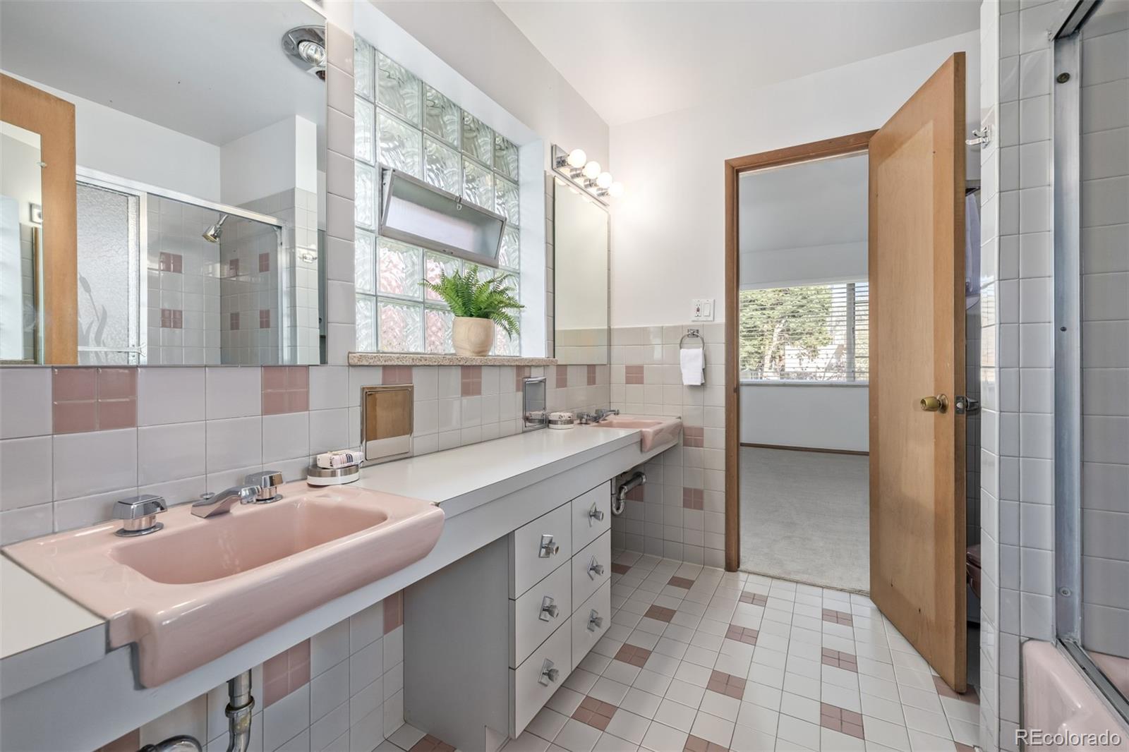 MLS Image #20 for 55  dexter street,denver, Colorado