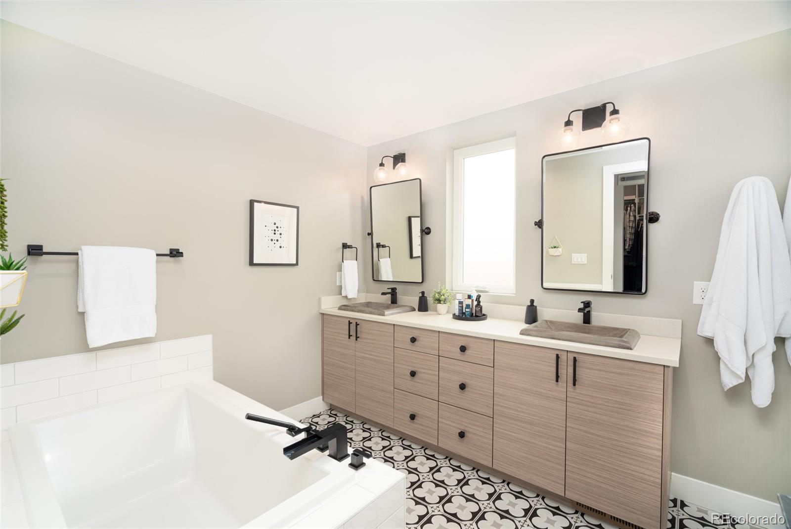MLS Image #13 for 2107 s grant street,denver, Colorado