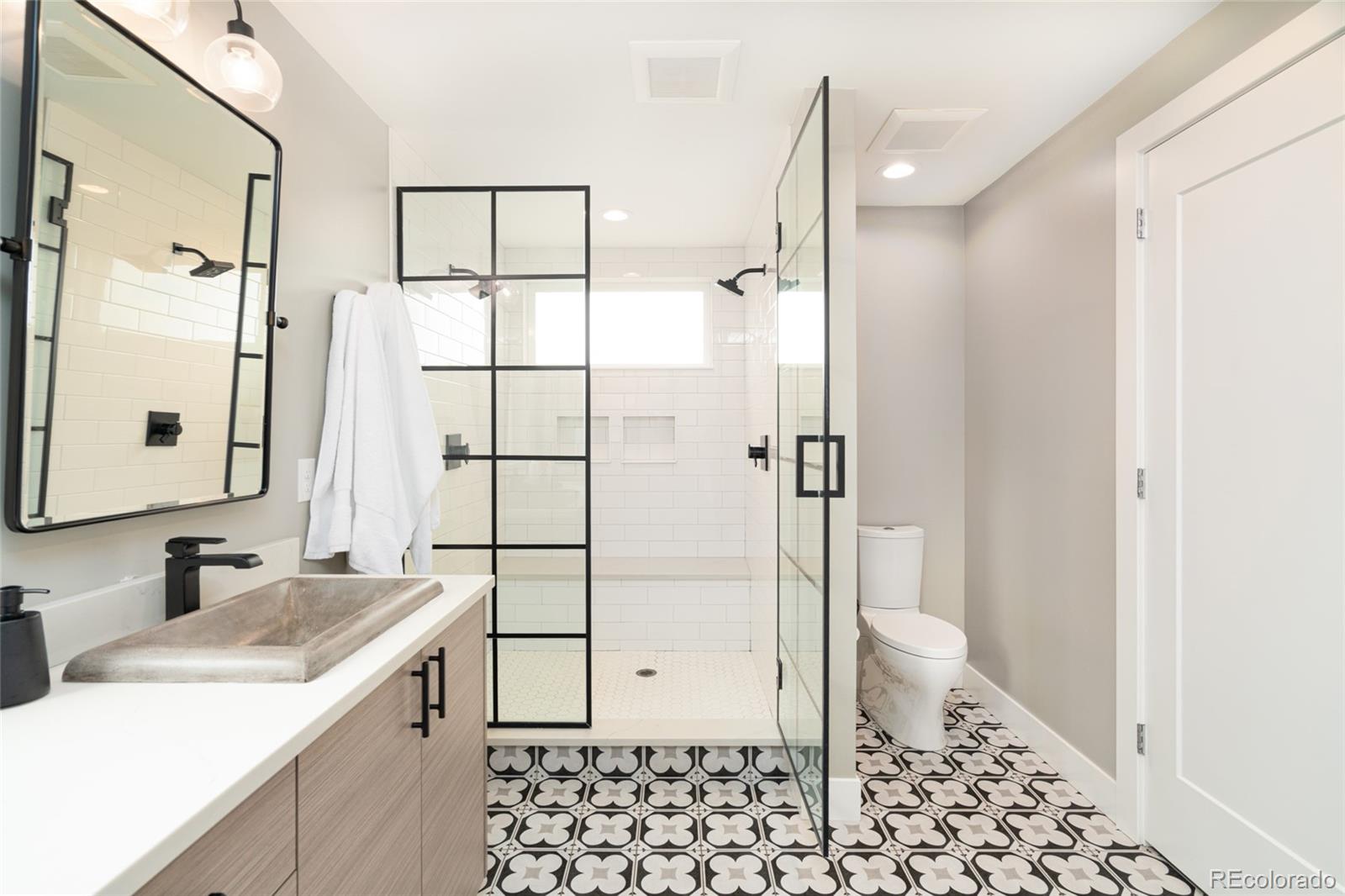 MLS Image #14 for 2107 s grant street,denver, Colorado