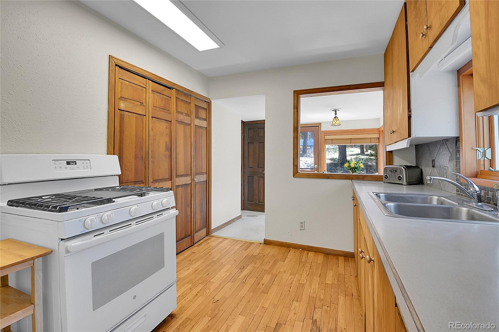 MLS Image #12 for 5235  cheyenne road,indian hills, Colorado