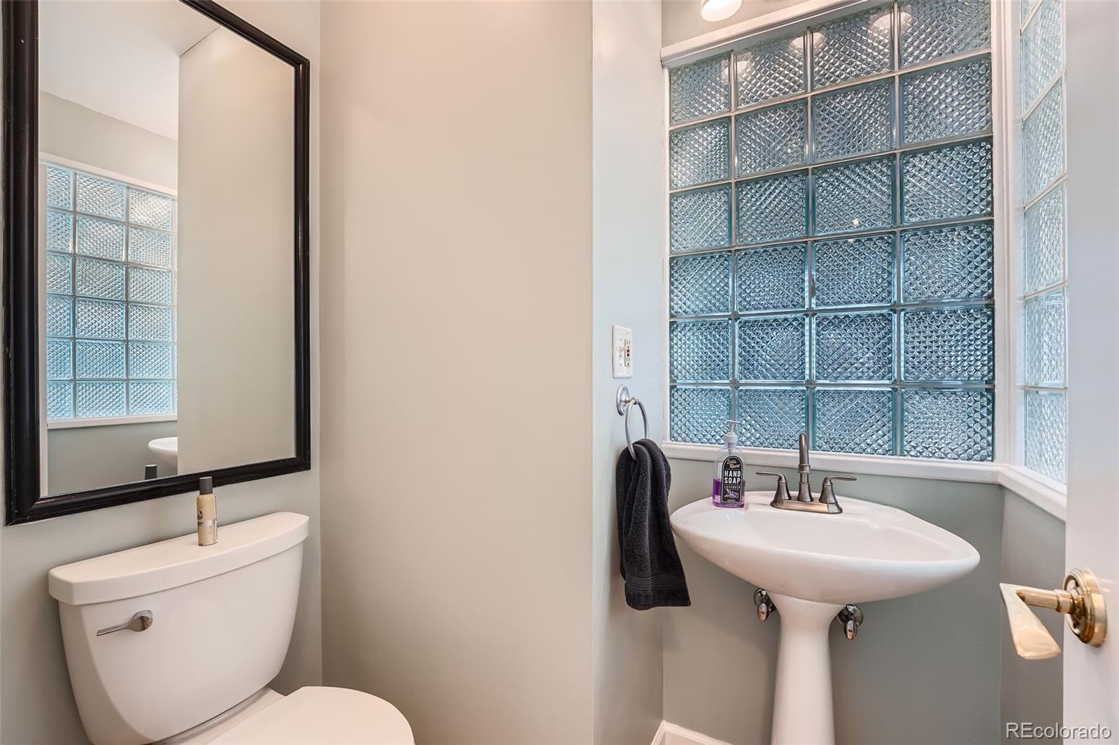 MLS Image #10 for 8095 e lehigh avenue,denver, Colorado