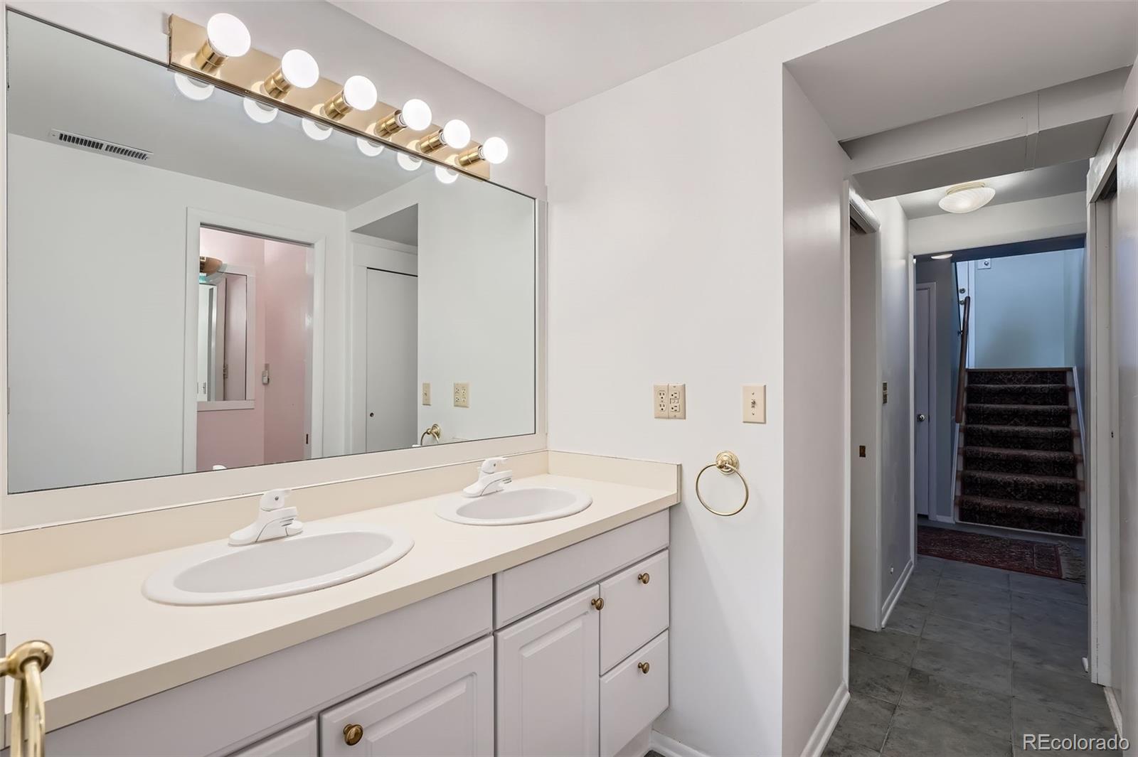 MLS Image #22 for 8095 e lehigh avenue,denver, Colorado