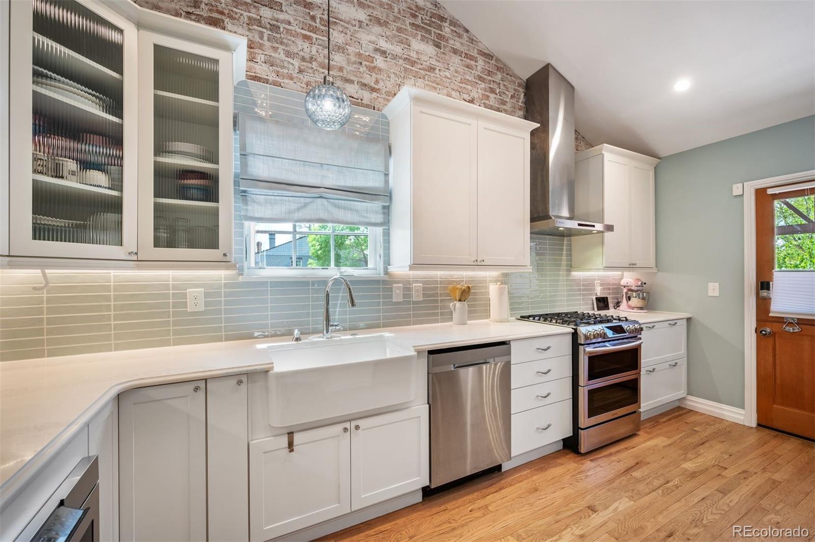 MLS Image #10 for 2300  jasmine street,denver, Colorado