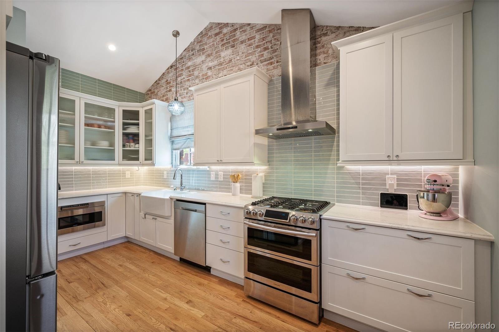 MLS Image #11 for 2300  jasmine street,denver, Colorado