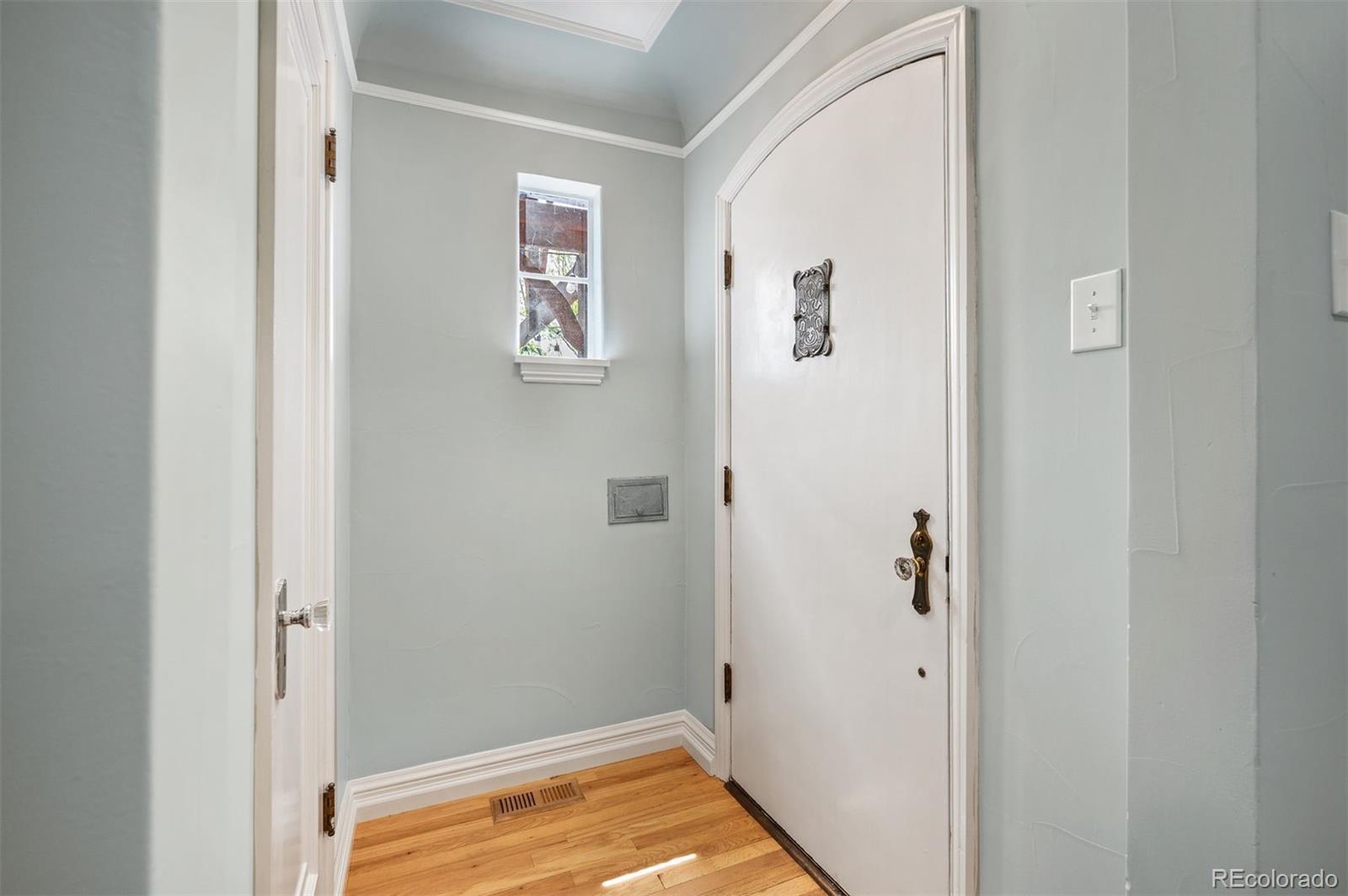MLS Image #4 for 2300  jasmine street,denver, Colorado