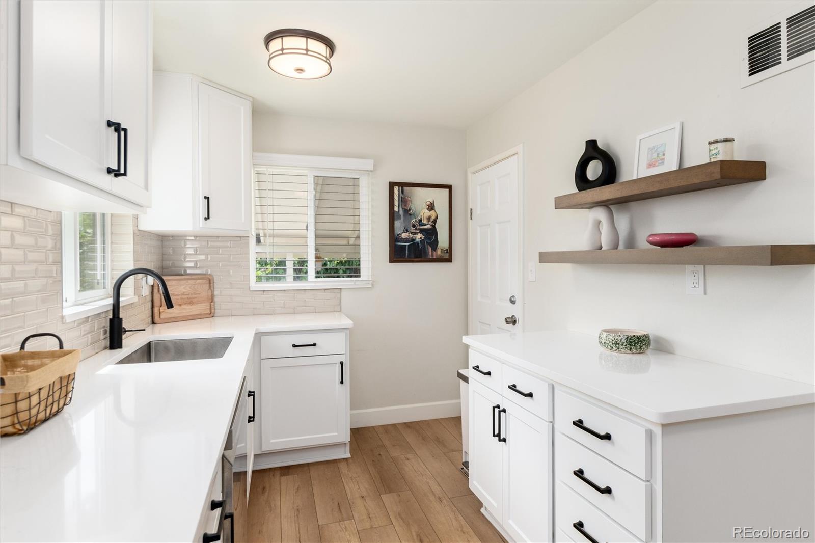 MLS Image #9 for 4520 s delaware street,englewood, Colorado