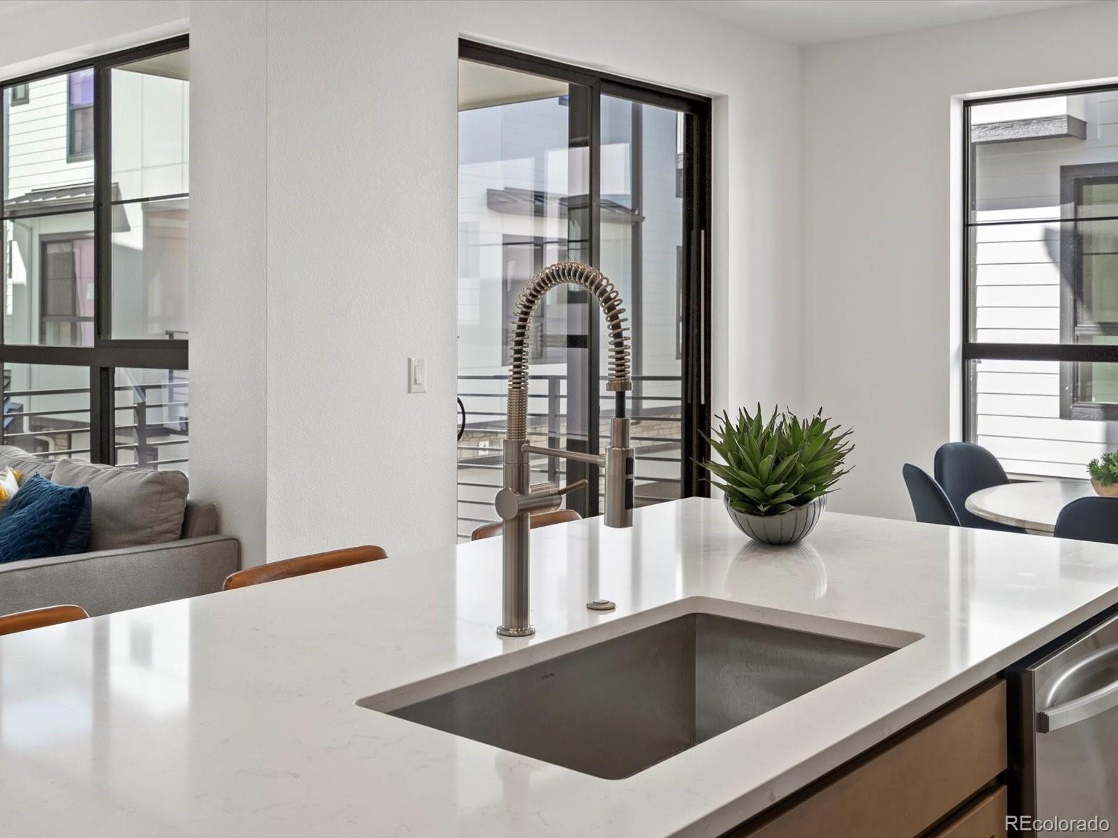 MLS Image #14 for 2050 s holly street,denver, Colorado