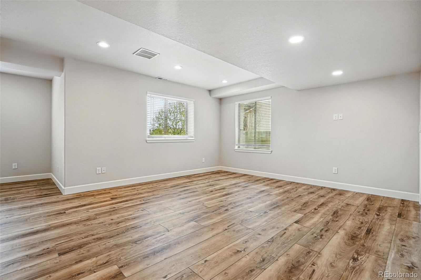 MLS Image #31 for 2562 s kendrick street,denver, Colorado