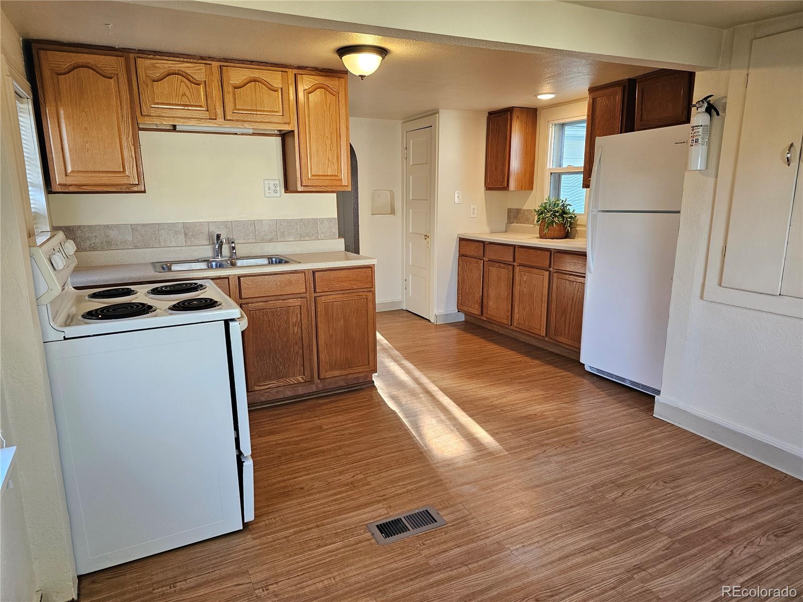 MLS Image #12 for 3798 s grant street,englewood, Colorado